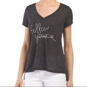 NWT W5 Follow Your heart ❤️ v neck t shirt medium